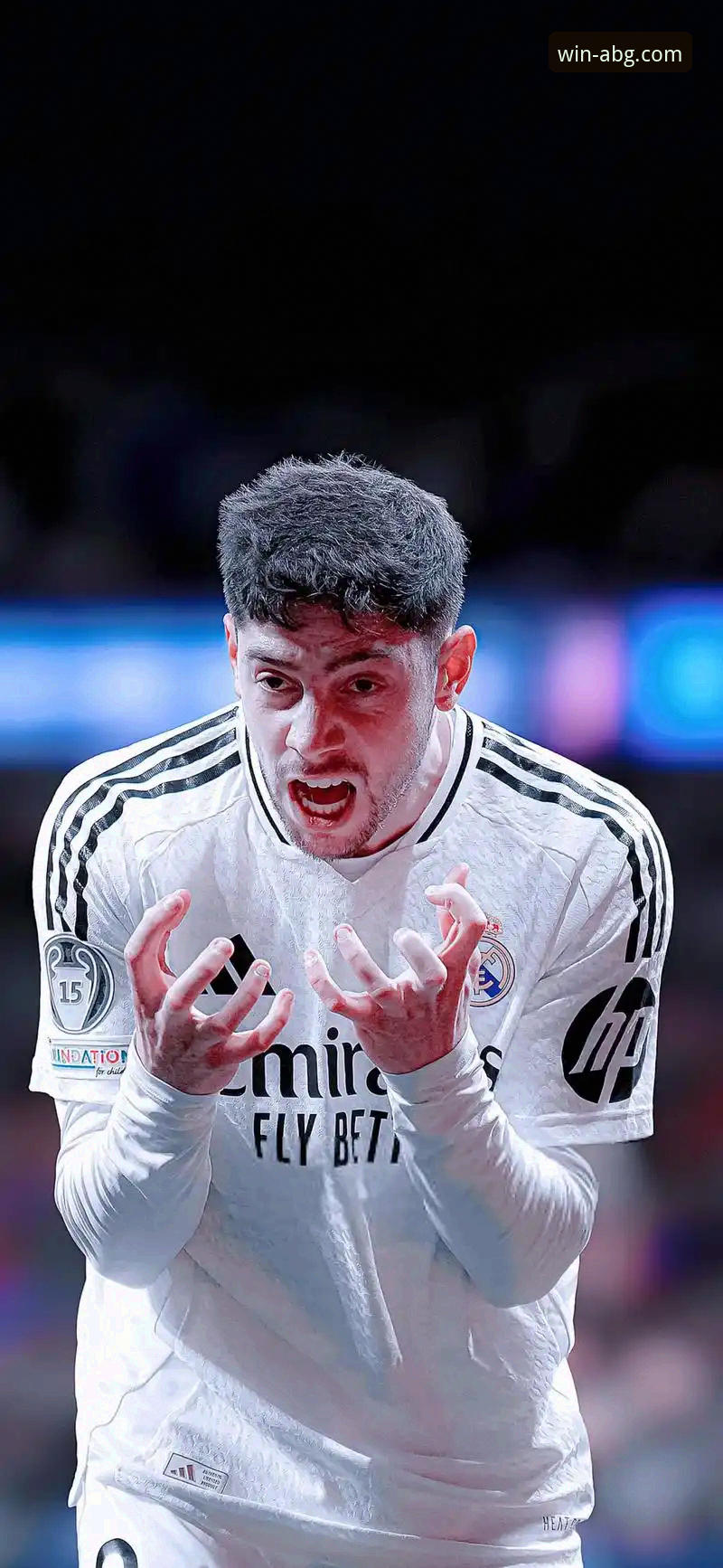 欧冠赛场再现经典对决，巴尔韦德帽子戏法助皇马大胜，欧博abg官网v2.9.5版带来深度赛事解析